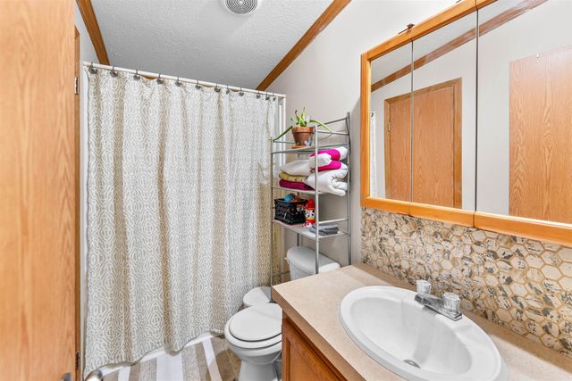 616 Willis Ave, Salina, KS 67401