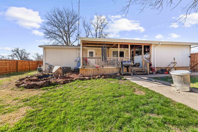 616 Willis Ave, Salina, KS 67401