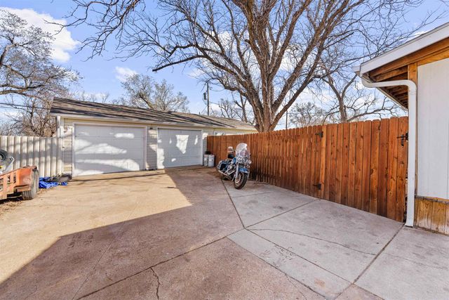 616 Willis Ave, Salina, KS 67401