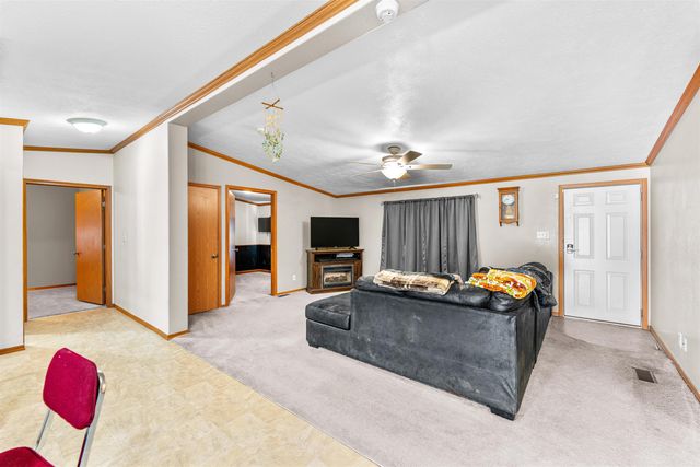 616 Willis Ave, Salina, KS 67401