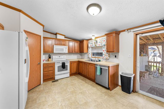 616 Willis Ave, Salina, KS 67401