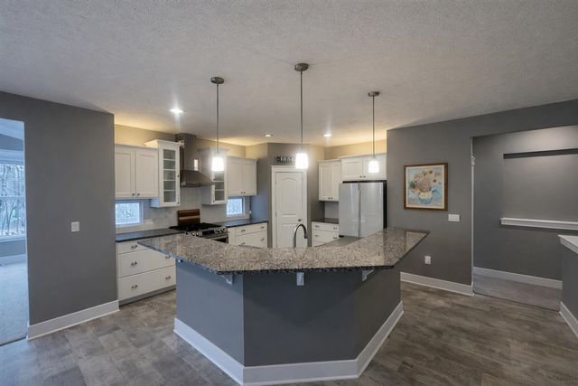 4330 Oak Timbers Drive, Grand Rapids, MI 49525