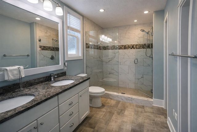 4330 Oak Timbers Drive, Grand Rapids, MI 49525