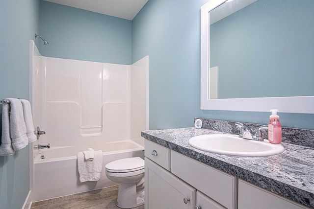 4330 Oak Timbers Drive, Grand Rapids, MI 49525