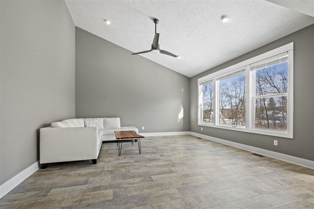 4330 Oak Timbers Drive, Grand Rapids, MI 49525