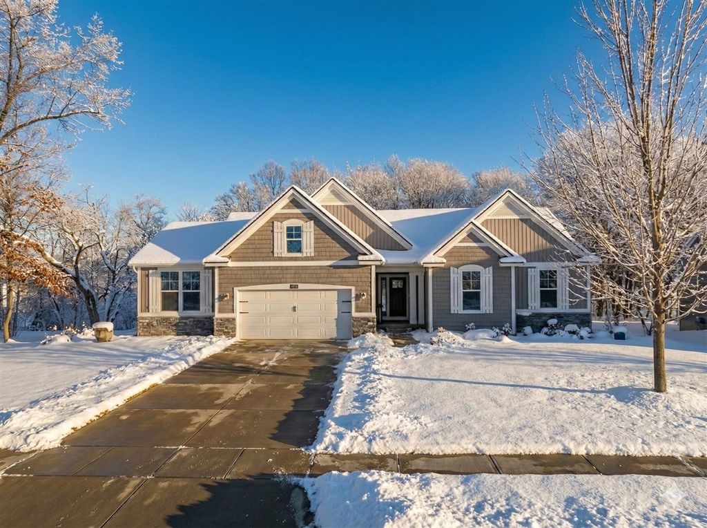 4330 Oak Timbers Drive, Grand Rapids, MI 49525