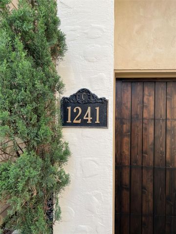 1241 W 24th Street C, Houston, TX 77008