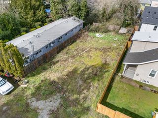 9165 Ne OREGON St, Portland, OR 97220