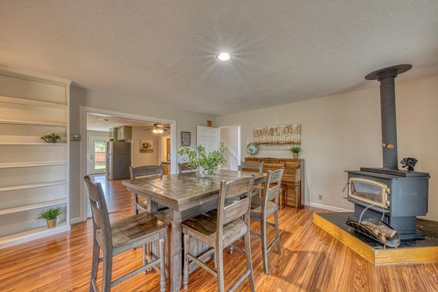 16985 Forrest Lane B, Royal Oaks, CA 95076