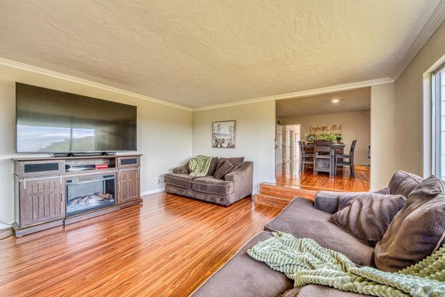 16985 Forrest Lane B, Royal Oaks, CA 95076