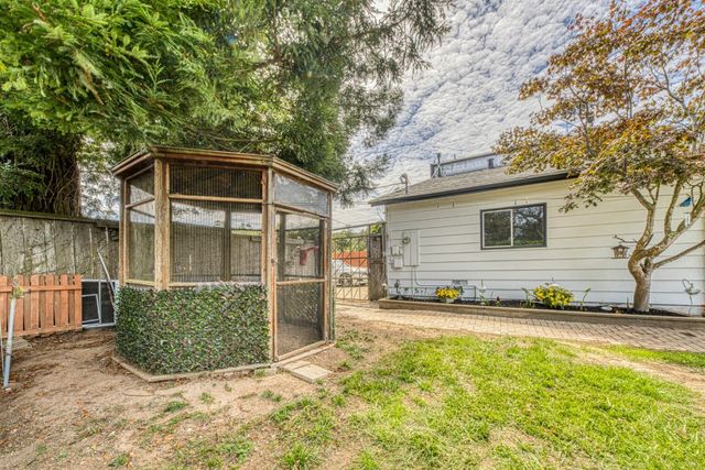 16985 Forrest Lane B, Royal Oaks, CA 95076