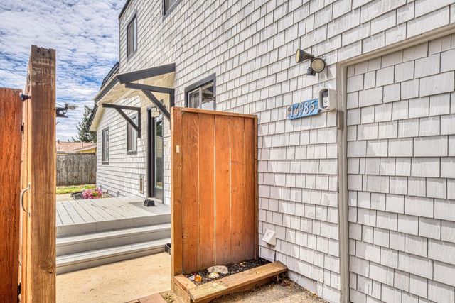 16985 Forrest Lane B, Royal Oaks, CA 95076