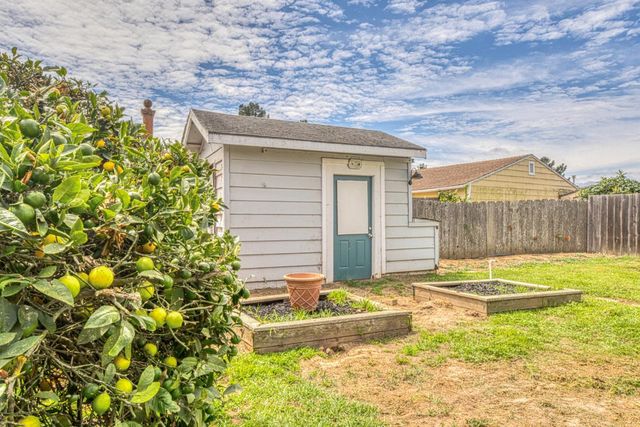 16985 Forrest Lane B, Royal Oaks, CA 95076