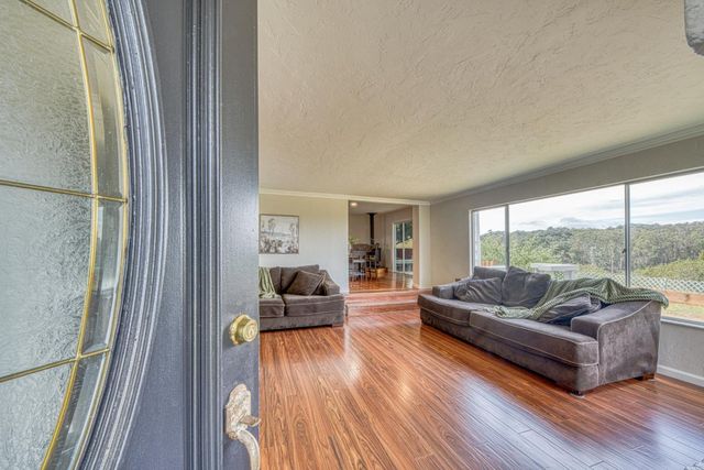 16985 Forrest Lane B, Royal Oaks, CA 95076