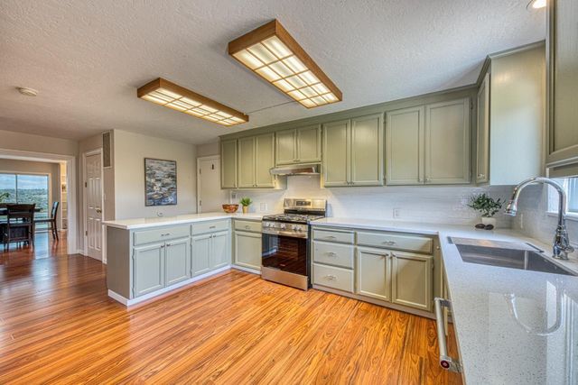 16985 Forrest Lane B, Royal Oaks, CA 95076