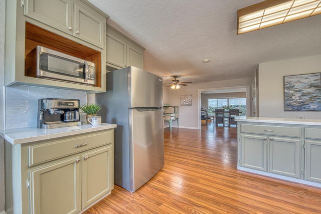 16985 Forrest Lane B, Royal Oaks, CA 95076