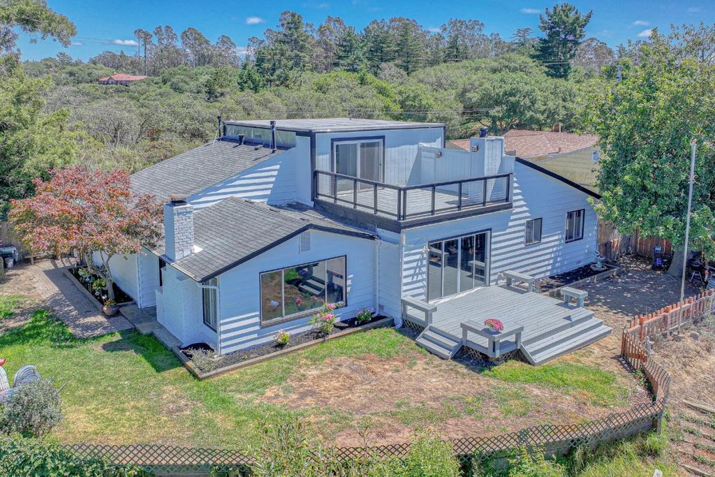 16985 Forrest Lane B, Royal Oaks, CA 95076