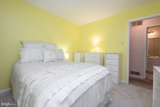 38-A E DAISY LN, Mount Laurel, NJ 08054