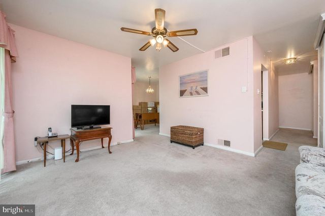 38-A E DAISY LN, Mount Laurel, NJ 08054
