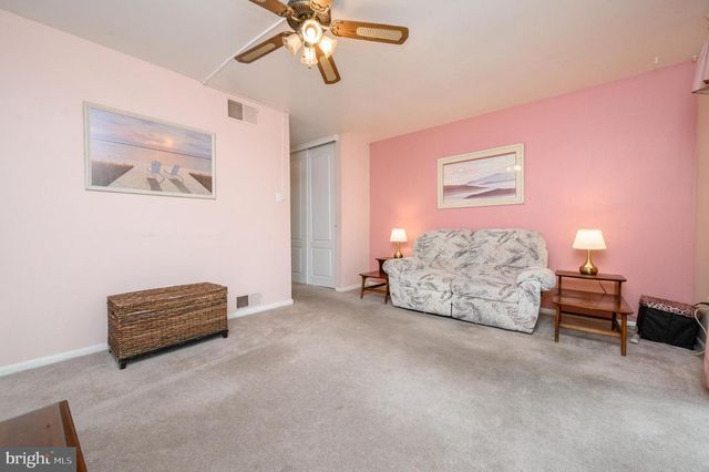 38-A E DAISY LN, Mount Laurel, NJ 08054