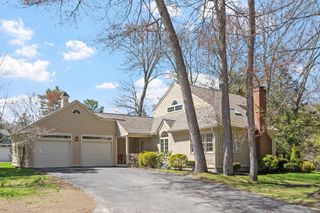 21 Peninsula Drive # 21, Stratham, NH 03885