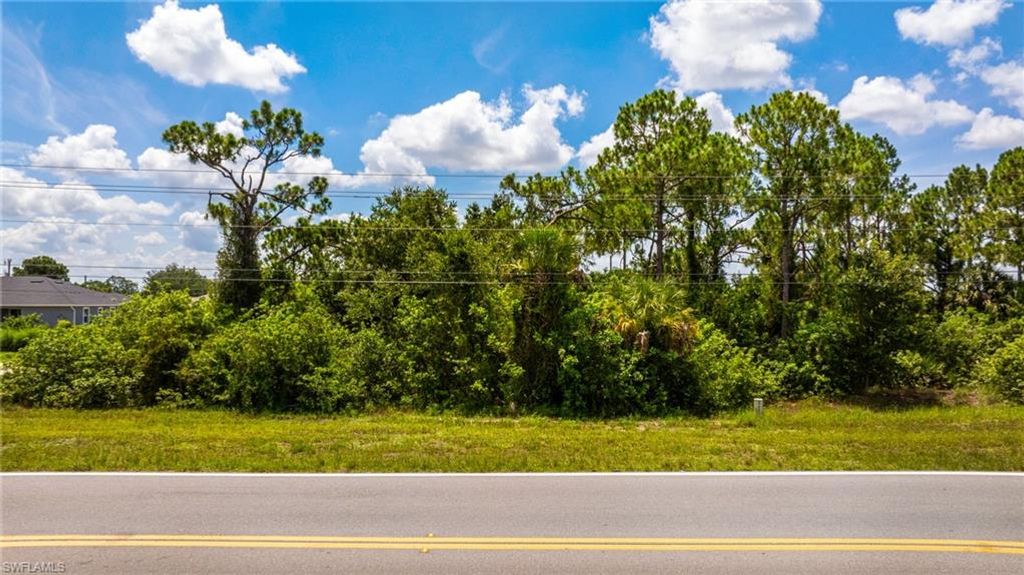 560/562 Alabama RD S, LEHIGH ACRES, FL 33974 — photo 3