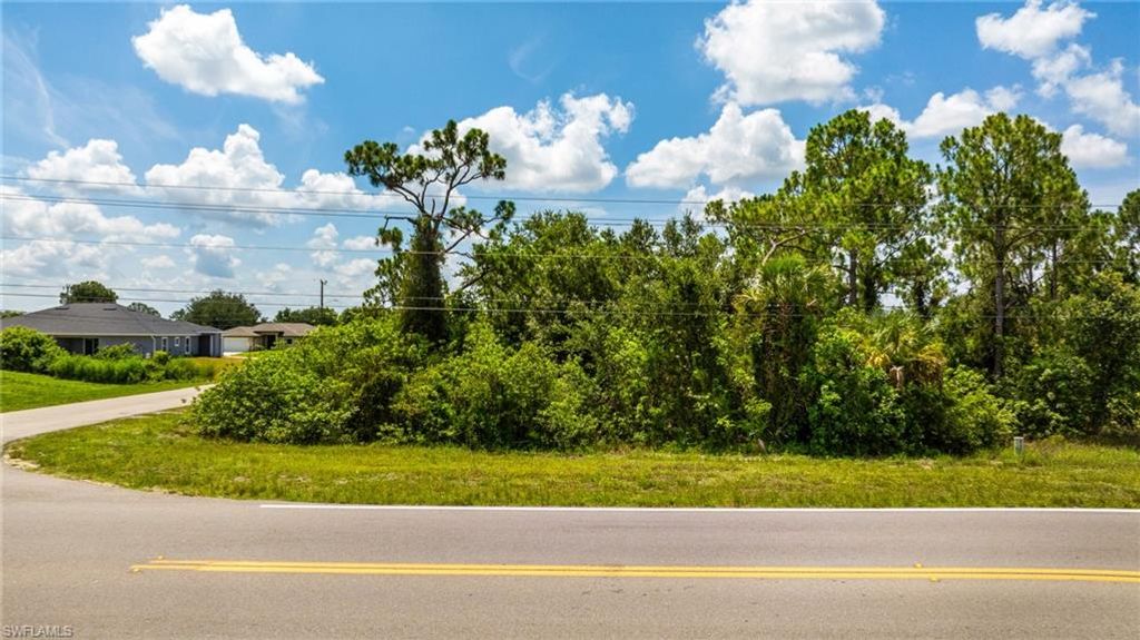 560/562 Alabama RD S, LEHIGH ACRES, FL 33974 — photo 4