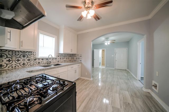 1111 Wooding Street, Houston, TX 77011