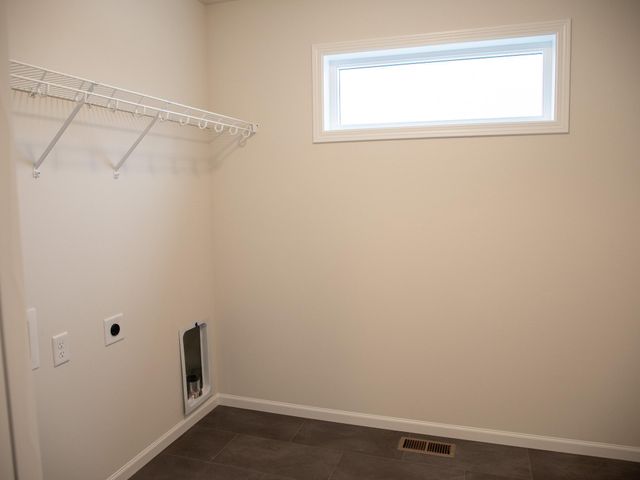 6704 Meadow View Drive S, Fargo, ND 58104