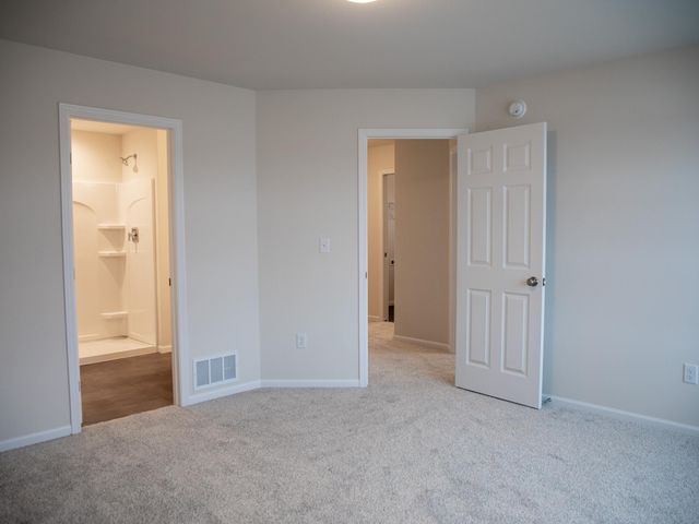 6704 Meadow View Drive S, Fargo, ND 58104