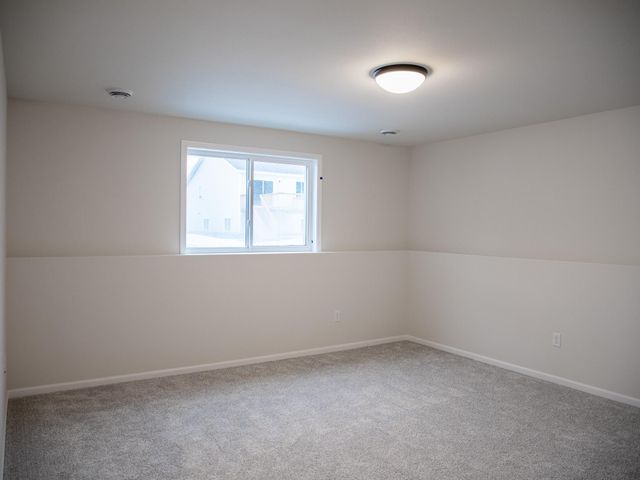 6704 Meadow View Drive S, Fargo, ND 58104