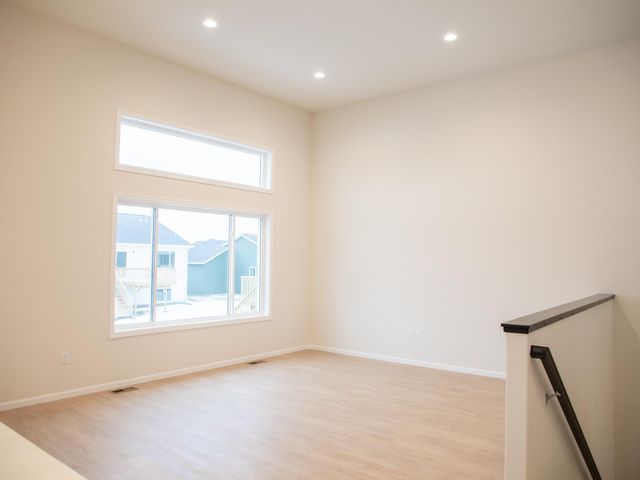 6704 Meadow View Drive S, Fargo, ND 58104