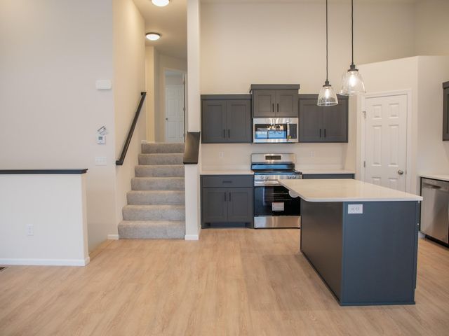 6704 Meadow View Drive S, Fargo, ND 58104