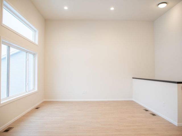 6704 Meadow View Drive S, Fargo, ND 58104