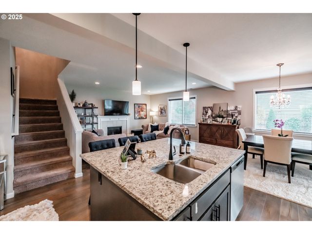 2412 Ne SUMMIT Dr, Albany, OR 97321