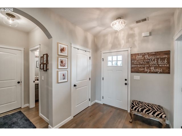 2412 Ne SUMMIT Dr, Albany, OR 97321