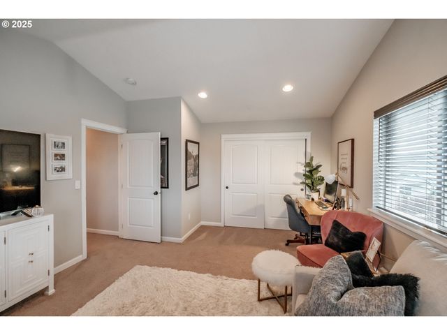 2412 Ne SUMMIT Dr, Albany, OR 97321