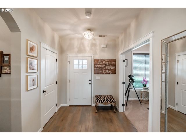 2412 Ne SUMMIT Dr, Albany, OR 97321