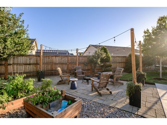 2412 Ne SUMMIT Dr, Albany, OR 97321