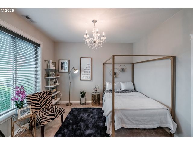 2412 Ne SUMMIT Dr, Albany, OR 97321