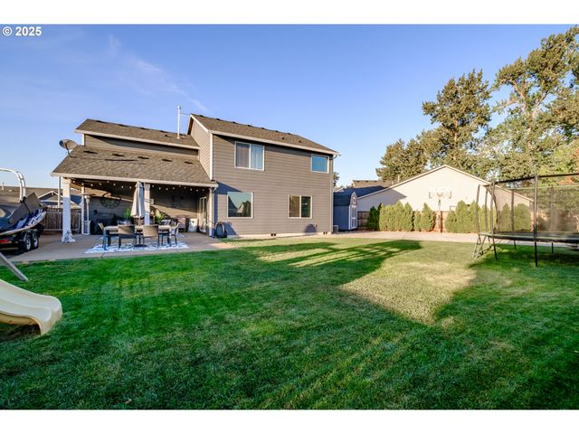 2412 Ne SUMMIT Dr, Albany, OR 97321