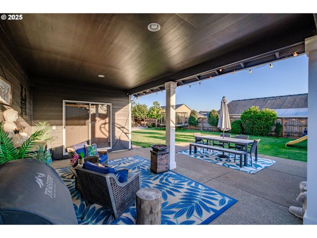 2412 Ne SUMMIT Dr, Albany, OR 97321