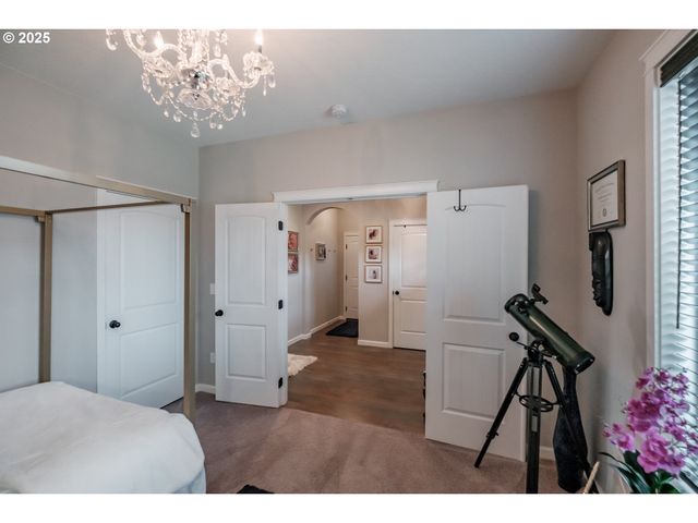 2412 Ne SUMMIT Dr, Albany, OR 97321