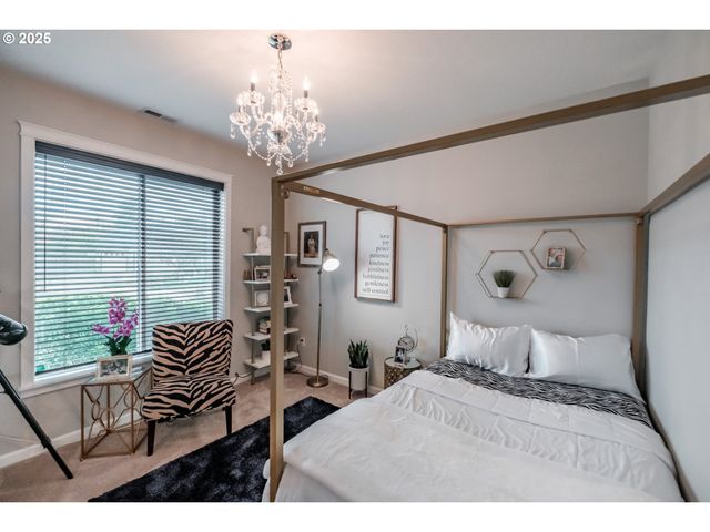 2412 Ne SUMMIT Dr, Albany, OR 97321