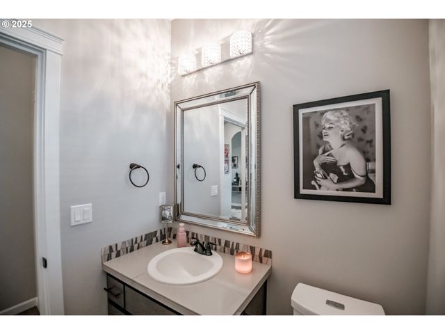 2412 Ne SUMMIT Dr, Albany, OR 97321