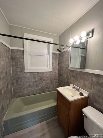 335 Henry, San Antonio, TX 78207