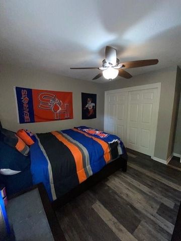 2402 Sycamore Avenue D4, Huntsville, TX 77340