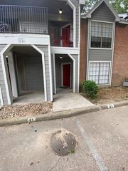 2402 Sycamore Avenue D4, Huntsville, TX 77340