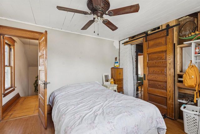 1313 IOWA STREET, Oshkosh, WI 54902