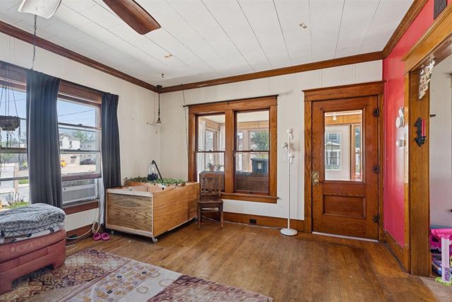 1313 IOWA STREET, Oshkosh, WI 54902